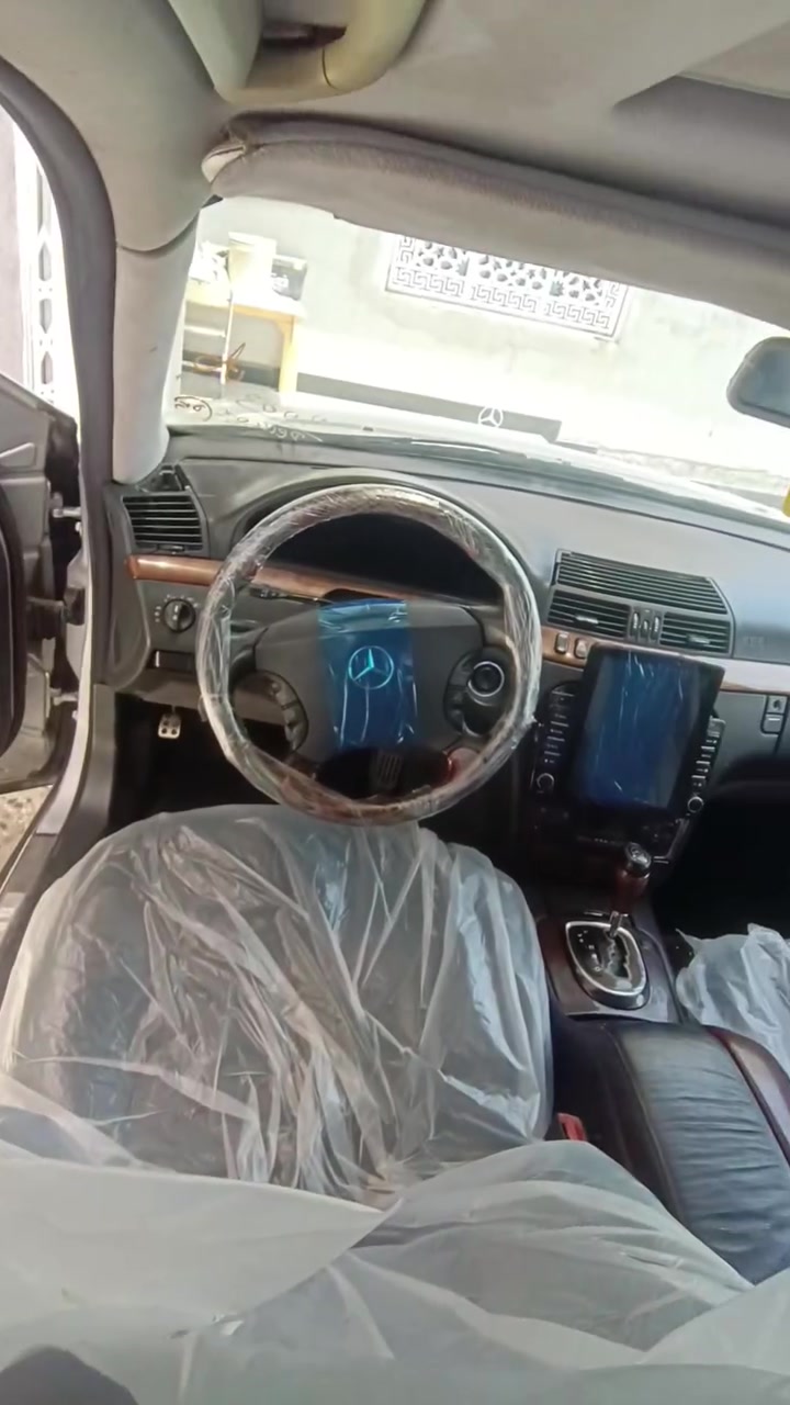 سلام عليكم (سياره جديده)
مارسدس موديل 2003
سياره كلشي شغال بيه تبريد فول
سياره فول مواصفات بيها بنرامه 
سياره ما ممكصوصه
عنواني بصره 
***********
