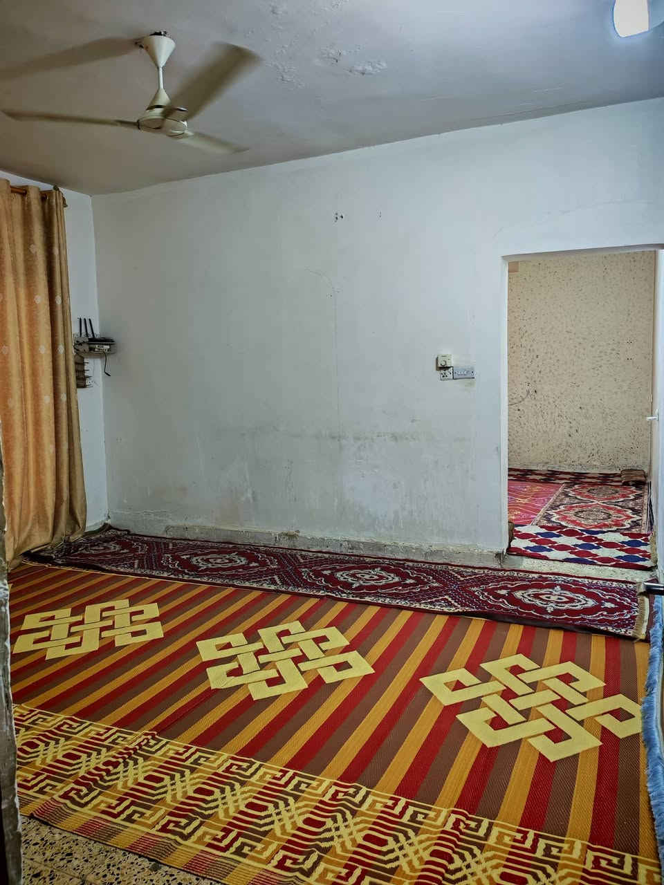 السلام عليكم دار للبيع طابو صرف مساحة 120متر طابق ونص منطقة العبيدي شارع العابد للاستفسار أكثر اتصل *********** واتساب
