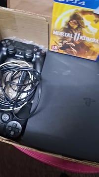 بلايستيشن • للبيع