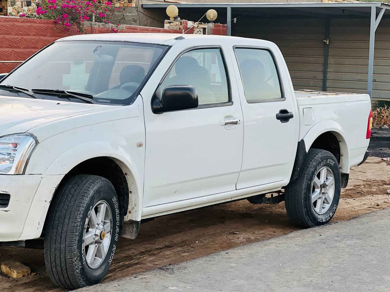 السلام عليكم
بي كآب شوفو ليـت 2005 ابلاد ستـه سلندر 3500 فور ويـل مكفوله وجاهزه من التايـر للتـاير تبريد حداديه تخم تاير السيـاره مزاد تترقم قادسيه قرصها واصل ومعاملته بالمرور جاهزه للترقيم مكان السياره الديوانيه. السعر(100)وبيه مجال
***********
***********
