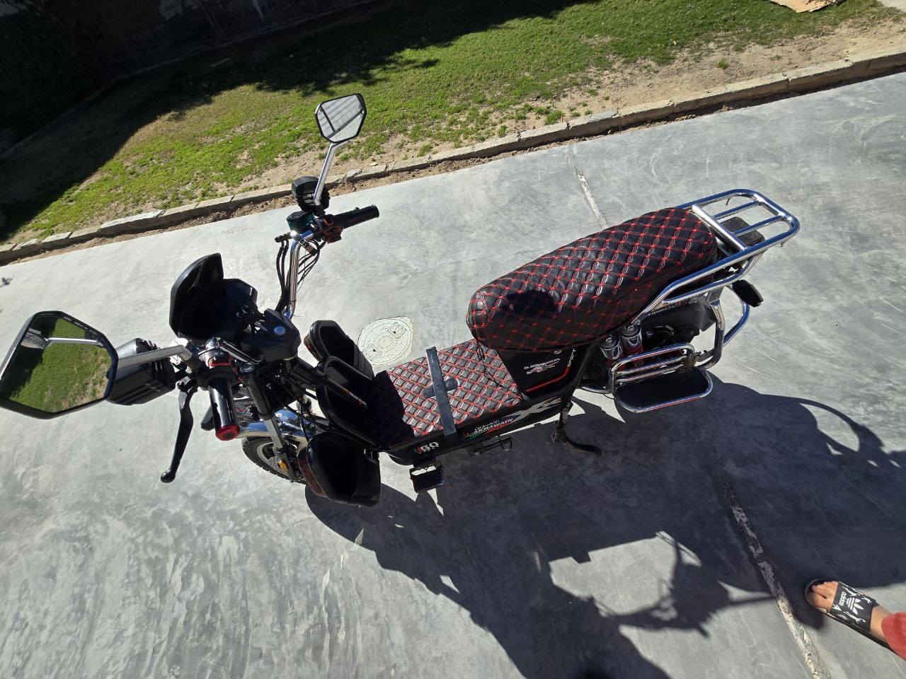 سلام عليكم 
موطور شحن للبيع 
موديل 2024
بطاريات 6 عل فحص 
السعر 550 وبي مجال 
التواصل عل رقم 
***********
