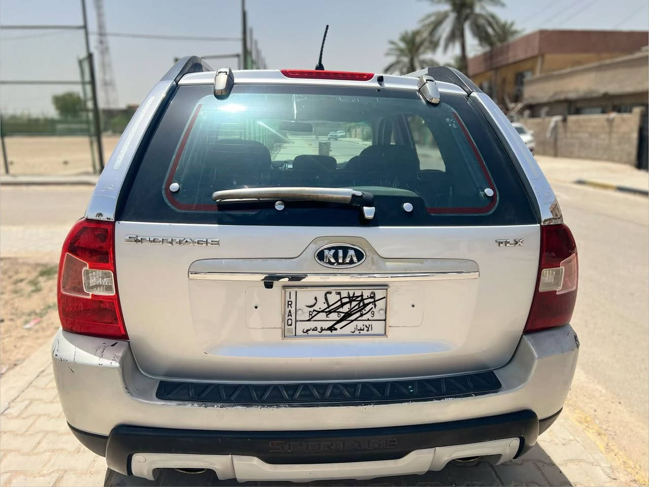 للبيع kia سبورتج
موديل: 2010 خليجي

رقم : انبار ب اسمي تحويل ثاني يوم ♻️

مكينه وكير: كفالة برغي مملعوب بيها ✅

ضرر السيارة: جاملغ الخلفي جهة الصدر صبغ فقط فقط لا دواخل ولا ايرباك ✅

مكينه: 2000cc دوش ✅

مكان السياره : بغداد الدورة 

رقم الهاتف: *********** متوفر واتساب واتصال 

السياره خير من الله مايوم وكفتني بشارع ولا بيها اي مشكله على إيد جناي سبورتج مناقصها اي شي

