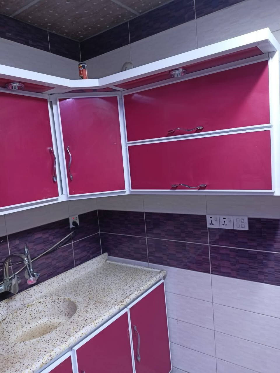 كاونتر المنيوم زاويه طول مترتين للبيع بسعر ١٠٠ الف
مكاني بغداد شهداء السيديه
للاستفسار الاتصال
***********
