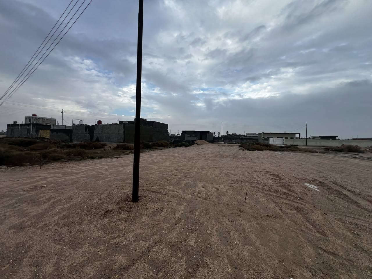 سلام عليكم قطعه ارض مساحه 200 الواجهة 10 والنزال 20 العنوان الجزيره باب الهوى الرابعة خلف المدرس المدينه المنورى سعر24 وقابل للتفاوض الاستفسار ***********
