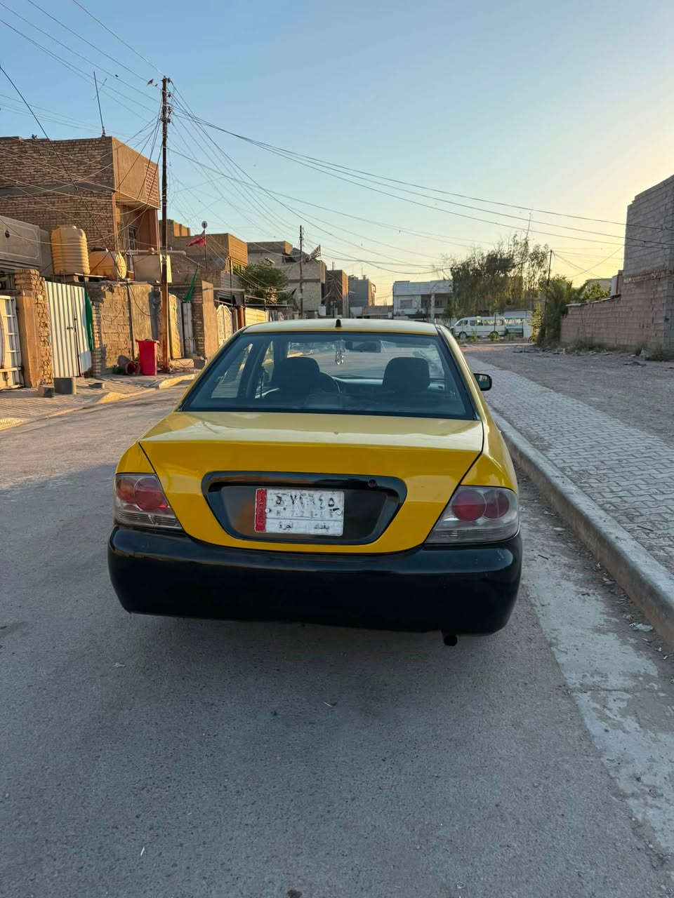 سلام عليكم
لانسر 2007 وارد أمريكي 
اصل لون ماروني السيارة جاهزه 
على آخر حباية أي نقص مابيها 
كير مكينة جدد صدر امامي خلفي جديد 
تخم تاير جديد دوشمة جديدة 
مكانها بغداد الحسينية مال راشدية 
السيارة بسمي رقمي *********** 
السعر 55 وبيها مجال

