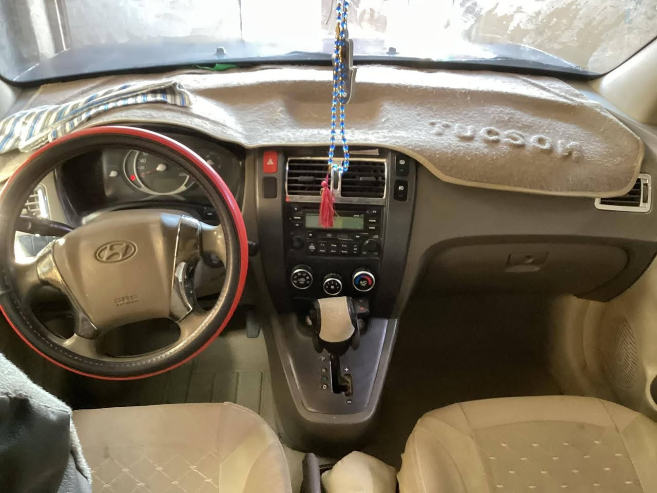 سلام عليكم توسان للبيع 2008 وارد خليجي رقم بغداد حادث صبغ قليل بالجنطه السعر 125 بيه مجال قليل الاستفسار ***********  أو ***********
