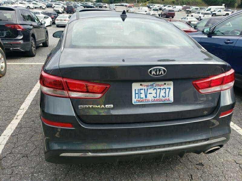 ‭
ابتما 2020 ماشيه 70 الف وارد امريكي حادث دعاميه بس موجود بالصور 
رادار جانبي حساس خلفي وامامي
كاميرا دواره ويل 18 تريد تحويل تريد وكاله سياره حلوه وجديده السعر 148 للاستفسار الاتصال بلرقم ‭٠٧٨٠ ٩٧٣ ٠٢٧٢‬
