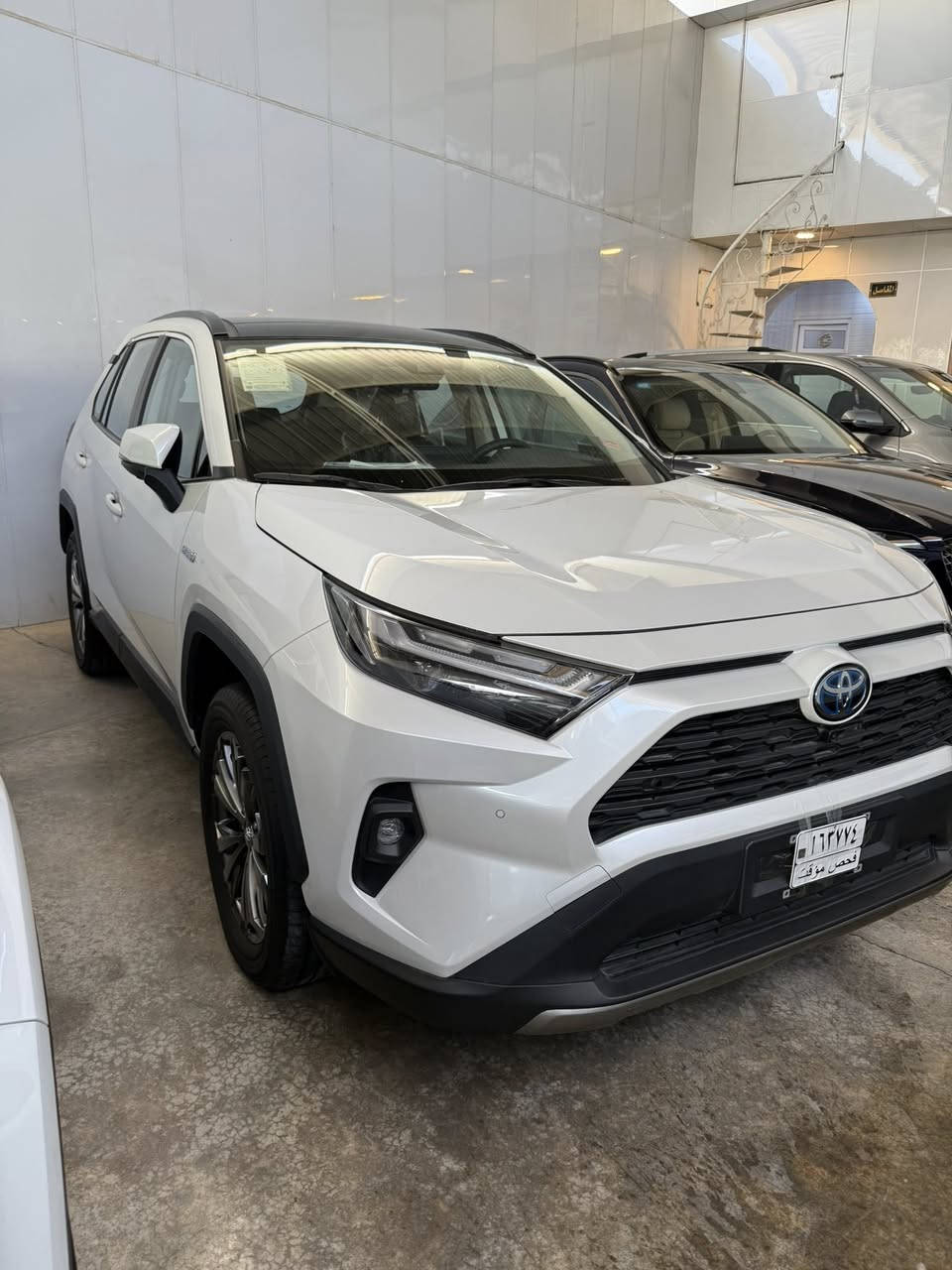 ✔️TOYOTA RAV4 HYBRID 2025⚡️⚡️
تويوتا رأف فور هايبرد 2024
 🔥
ياباني تجميع الصين 
البيع نقدا فقط لايوجد لدينا بيع بنظام الاقساط
المواصفات‼️
*حجم المحرك 4CYLINDER 2.5L ✅
*مرتبط بناقل حركة أوتوماتيك✅
*مفتاح التشغيل بصمة ✅
*بانوراما✅
*اريل نفكيتر ✅
*حساسات أمامية ✅
*حساسات خلفية ✅
*رادار✅
*لايت زينون + LED ✅
*كشافات ✅
*بك لايت LED ✅
*حجم الاطار 225/60R18✅
*ويل كب 18✅
*4 دسك✅
*حساسات ضغط الاطارات ✅
*اشارة في المرايا الجانبية ✅
*المرايا قابلة للطي كهرباء✅
*ماسحة خلفية ✅
*عدد AIR BAG 9✅ 
*هاند بريك كهرباء ✅
*ا ABS✅ 
*دشبول ديجتال ✅
*شاشة Apple Car play ✅
*5كاميرات 360 درجة✅ 
*مثبت السرعة Cruise ✅
*المودات والاوامر الصوتية✅ 
*ا Bluetooth ✅ 
*مخرج منفذ الطاقة ✅
*تتسع المقصورة ل 5 ركاب✅
*المقاعد جلد+كهرباء✅ 
*كشنات تدفئة✅
*قطعتين تبريد✅  
*تحديد المسار✅
*أوضاع القيادة Drive Mode ✅
*أوتو هولد ✅
*نظام مانع الانزلاق ✅
*حاملات الأكواب ✅
*تطعيم الدواخل ألمنيوم ✅
معارض البياع معرض ألماسه 
استفسار *********** 
السعر 42 مليون مرقم بغداد
