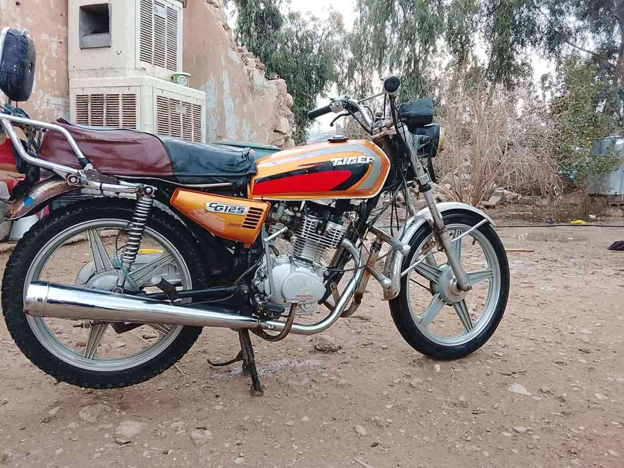 سلام عليكم  موطور ربعه كير تايكر للبيع سعر 300وبي مجال مكلف بلنشر تصل عله رقم ***********
