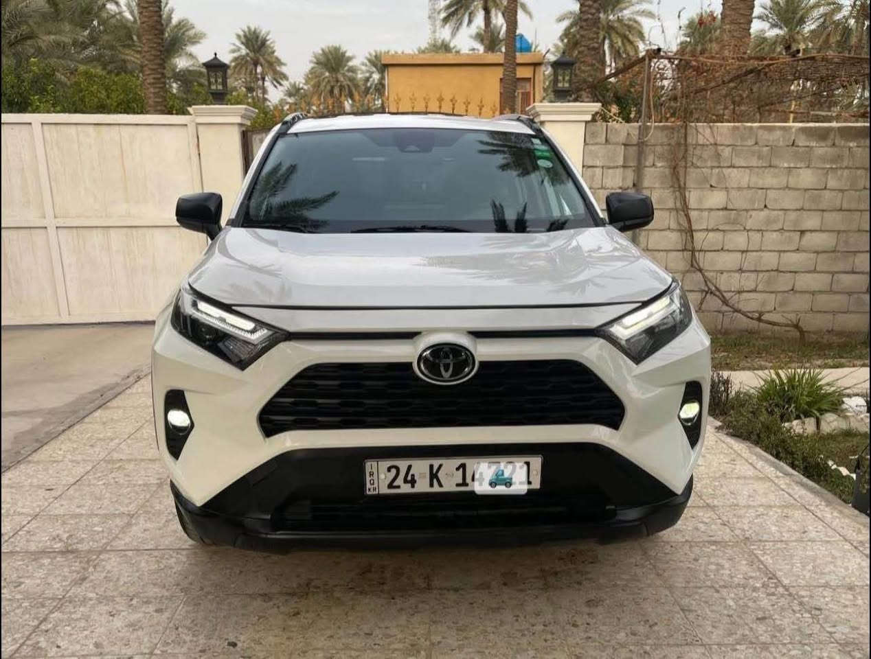 راف 4 (كلين )
موديل 2023
رقم دهوك 
بدون صبغ مجرد حادث بسيط بالتاير 
رادارات
مانع تصادم
مانع انزلاق
تحديد مسار
تحديد سرعة 
أنظمة قيادة 
تحكمات بريك بصمة اوتو هولد
لايت وبروجكتر زنون واتو
كامرة وشاشه  كبيرة وتحكم سرعة تبريد امامي خلفي 
السيارة جديدة وماشيه 55 سبير وعدة مامستعمل
طخم تايرات جدد سنوية جديد هزة جديد
السعر   228 مجال جدا بسيط مكاني بغداد لا تبخير ولاتنقيص كلش نظيفة 
*********** بغداد, العراق
