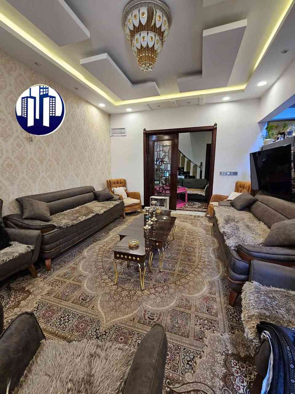 ---- عقارات الموصل الحدباء ----
                  🏤 دار للبيع🏤 

🌍 موقع الدار مزارع الحدباء بالقرب من جامع الطيار🌍

🔴 يبعد عن الشارع العام 25 متر 

🔴 بستان ملك صرف 

🔴 مساحة الدار 140 متر

🔴 الواجهة 9 متر

🔴 الاتجاه شروق تام

🔴 الطابق الاول غرفة نوم 
      الطابق الثاني 3 غرف نوم 

🔴 بناء ممتاز جدا وحديث وراقي 

              /////////////////////////////
 لمعرفة التفاصيل والسعر الاتصال على الرقم
                          ***********

🔵نستقبل جميع طلباتكم وعروضاتكم...
