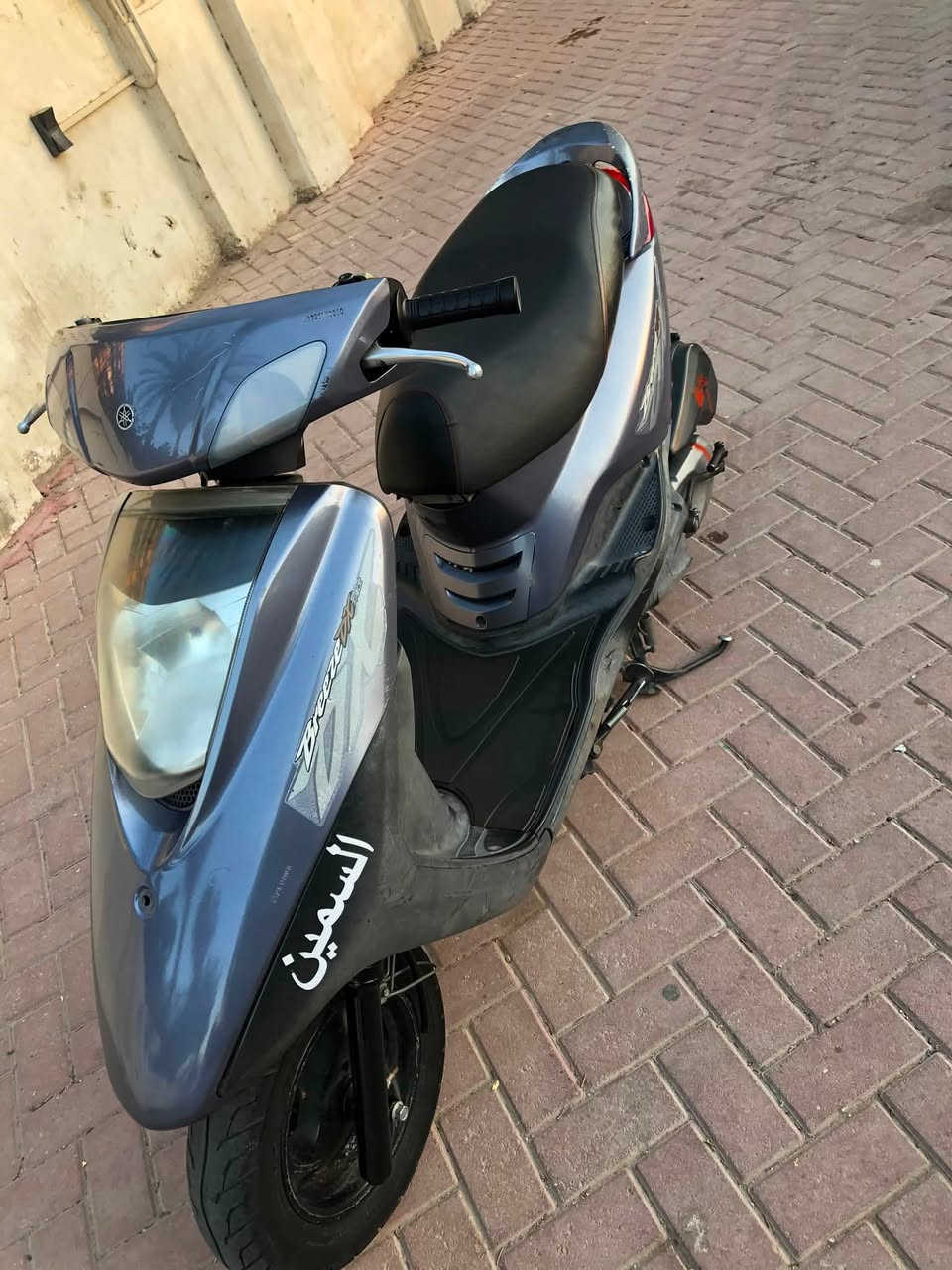 السلام عليكم 
بريز DX كابريتر لون فيلي 
نزلتها بشهر الرابع 
مكينه  مكفوله 
دراجه بلاديه برغي ممبدل بيها 
كهربائيات كلها شغاله 
مكاني الاعظميه يم مقبره الملك 
سعر ٩٠٠ 
رقم *********** 📞
