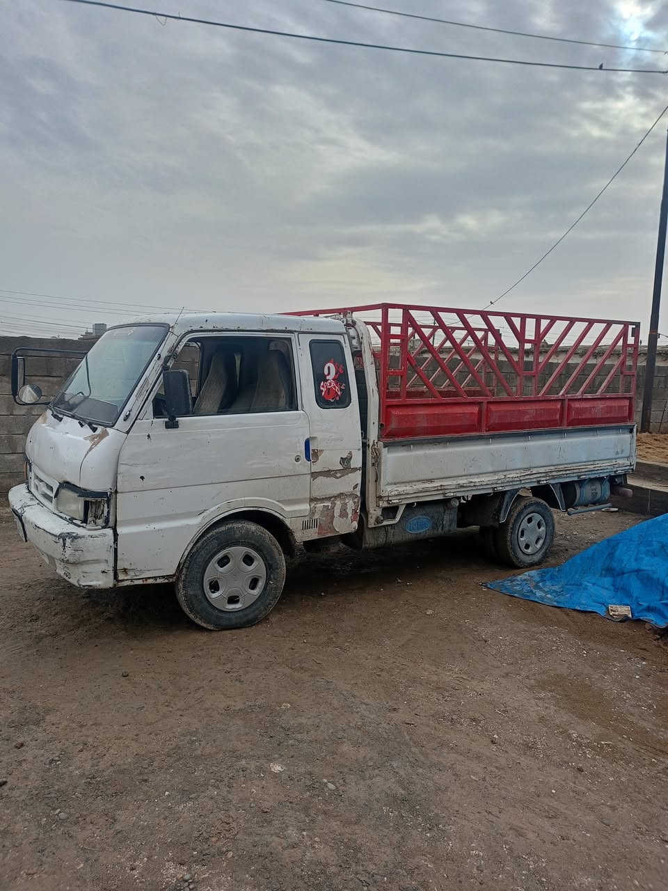 السلام عليكم 
كيا بينكو للبيع 
موديل 1995 
خانه وربع بودي طويل 
سنويه 2029 حصه كاز باقيه عل تسلوم
 السعر 45 وبيها مجال
وشرط التحويل 
رقم الموبايل ***********
