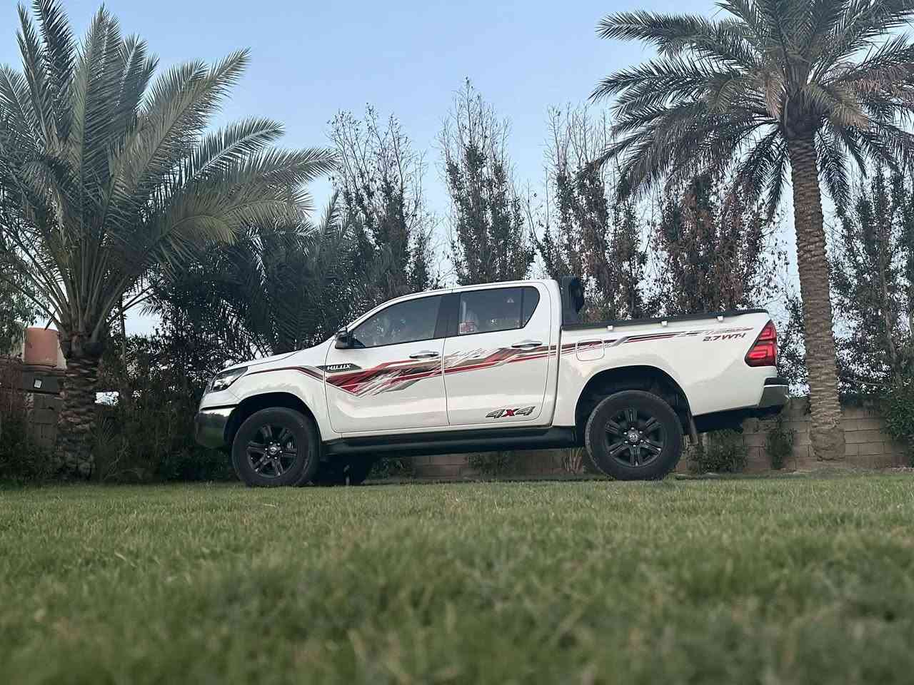 سلام عليكم  بيكم هايلوكس للبيع موديل ٢٠٢٣ سياره على وضع شركه  سونار ابيض  سياره رقم بغداد مكينه ٤سلندر سعر٣٢٥ وبيها مجال رقم هاتف***********
