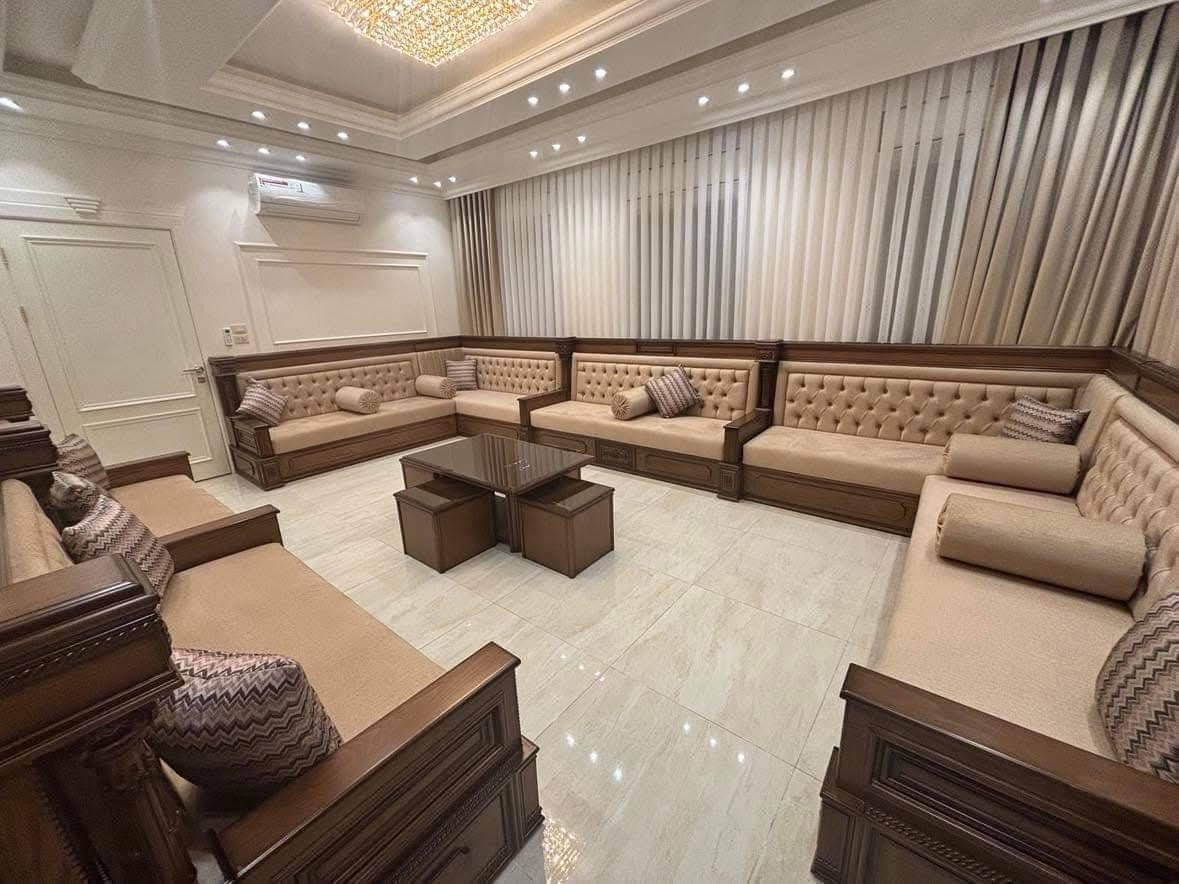 معرض ومعمل جسور للأثاث *********** نسعى دائمأ لتحقيق الافضل ❤️ديوان اطراز عربياجود انواع الاقمشه  - 🪵 خشب زان مصري يوجد كادر مختص 👍🏻 لاخذ القياسات في جميع المحافضات ضمان 🛡️5 سنوات            للحجز والاستفسار ارسال صورة الموديل 🖼️على الواتساب ‏————————————————-العنوان 📍بغداد البياع حي العلام شارع قطر الندى للاتصال بالارقام 👇🏻 ***********
