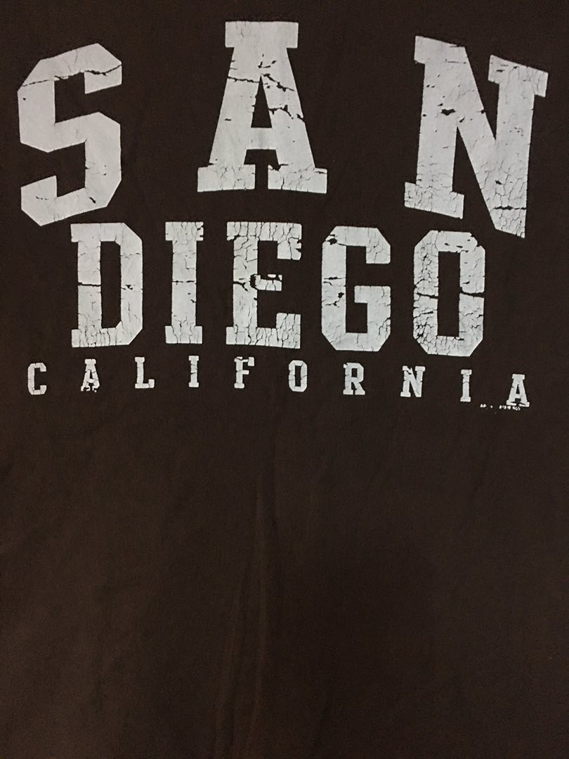 قطعه اصليه 
تيشرت اصلي 
خامه قطن 
نظافه ميه بلميه 
قياس -- M --
العنوان بغداد الجديده 
للحجز على الخاص واتساب ***********
يتوفر توصيل من شمال الي جنوب العراق
