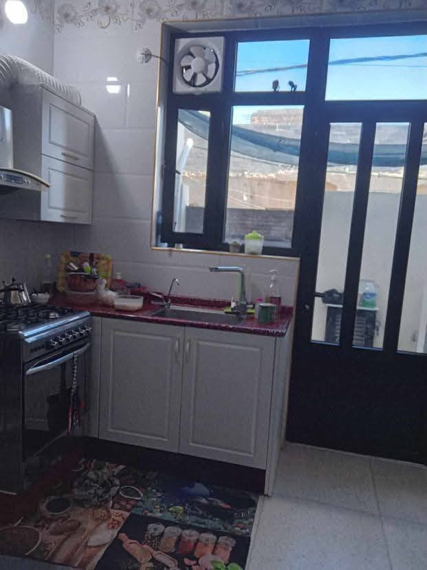 مشتمل للبيع او مراوس بناء طابوك مساحة البناء 70متر يتكون من ديوانية وصالة ومطبخ وغرفة سيراميك جاهز طابو صرف بسمي المكان الفلوجه الشهداء قرب جامع الانبياء كافة الخدمات تبليط وماء ومجاري وارصفة وانترنيت ضوئي وخط باصات ومدارس المكان كلش حلو وهادء السعر 57وبي مجال الاستفسار ***********
