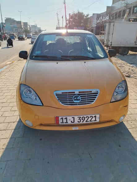 السلام عليكم
طيبة 2015 
سياره نضيفه صدر جديد تخم تاير جديد بيهه خيط تبخير
تحويل ثاني يوم 
40 وبيهه مجال 
مكاني حي اور قرب سنتر حي اور 
***********
