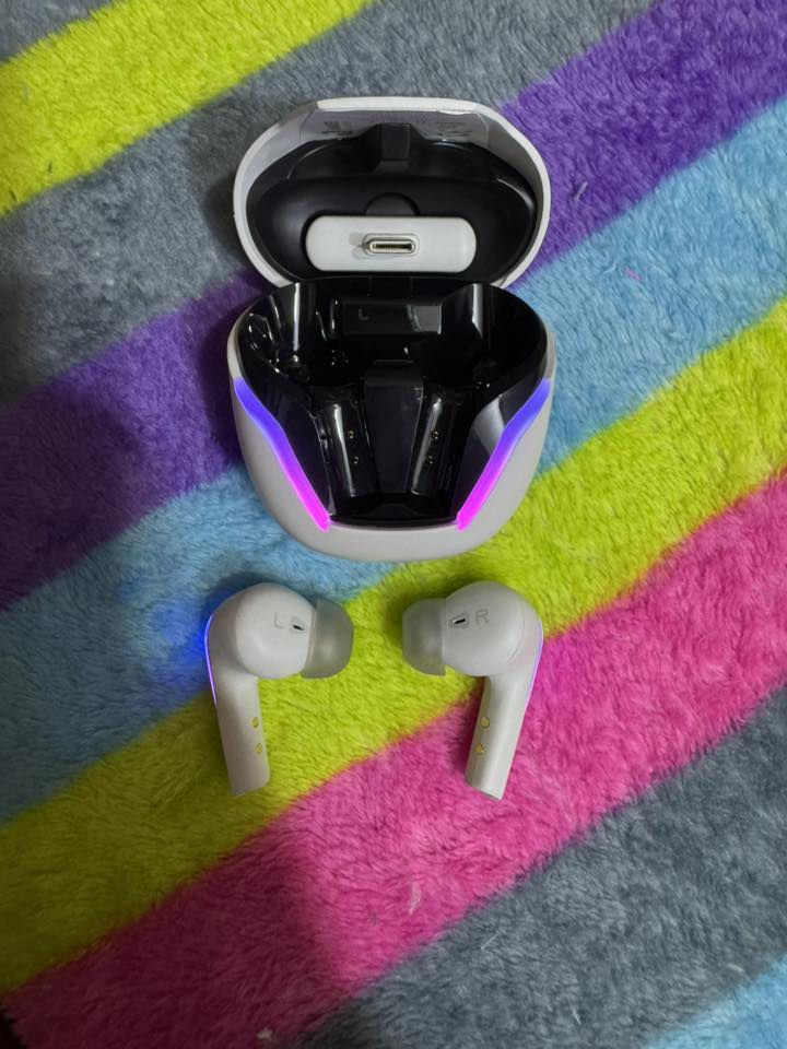 سماعات هافيت للألعاب الص/وت اللي تستحقه أثناء الجولة توصاله دنكل +بلتوث جديد
السعر 45الف 
العنوان بغداد
الرقم ***********
