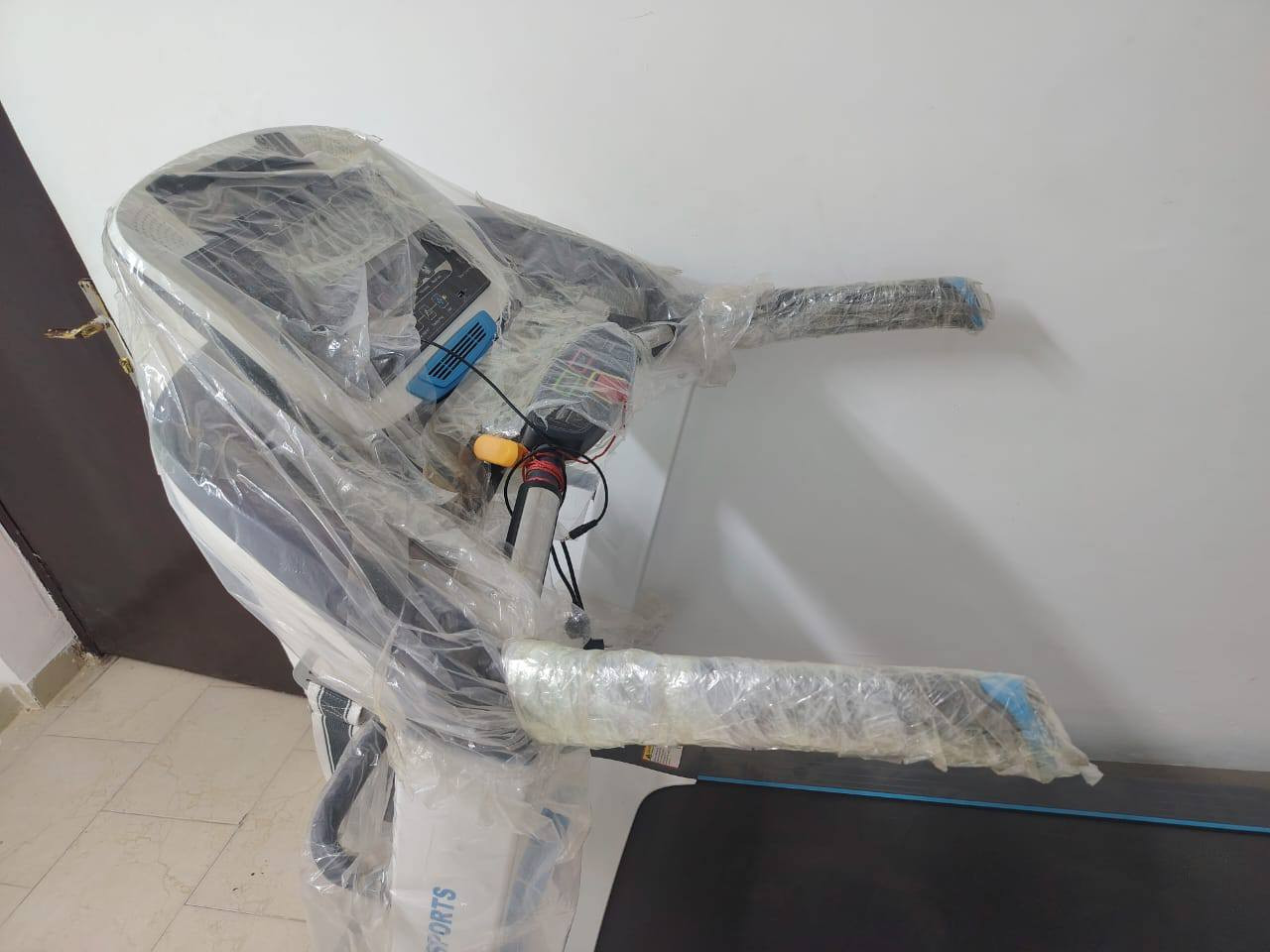 مكلف بالنشر جهاز جري بعده مامشتغل
الوزن 150    
السعر 700 الف  
***********
