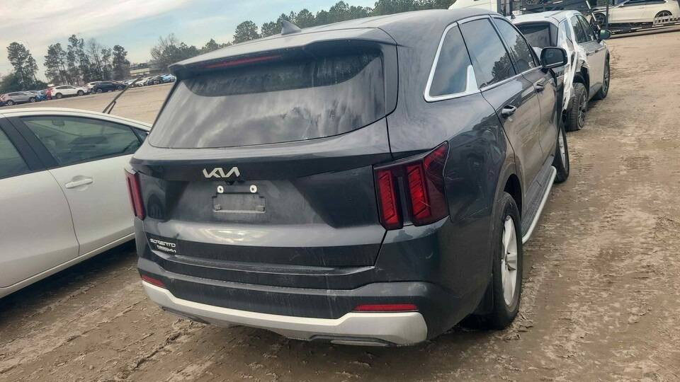 SORENTO

سلام علیکم سیاره مدیل 2024 للبيع واصله عمان سعر 155 بيه مجال

***********
