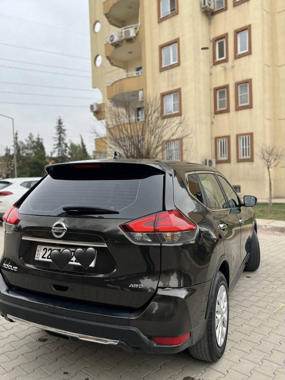 Nissan Rogue 2017 s 
نيسان روج ٢٠١٧ مواصفات s
تحكمات ستيرن شاشة كاميراو تيريد مركزى 
٤ پارچه صبوغه (صقف و صندوخىتوزيك كالبووته )
گير و مكينه به شه رته( ارباكى سوكان شان سيسته مه )
121هزار مايلا رويشتيه  رقمى نويه 
دهوك  ***********
سعر :-١٢٧ ورقة و مجال
