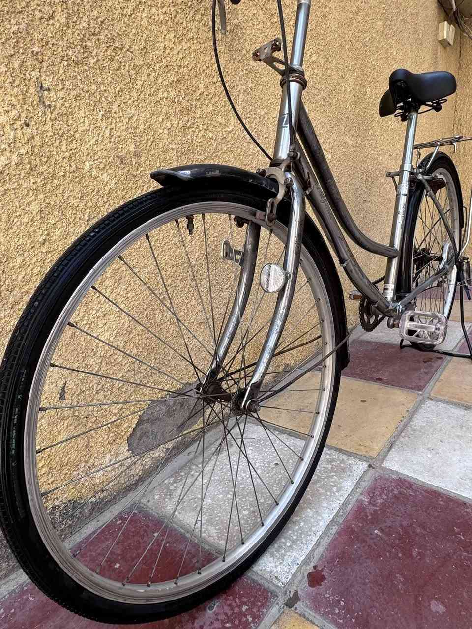 السلام عليكم
بايسكل بطة ياباني اصلي للبيع 
الحجم 26 كامل وجاهز 
السعر 65 الف


**إذا كنت صاحب هذا الإعلان وتريد حذفه لأي سبب، رجاءا أرسل رسالة إلى الدعم الفني**