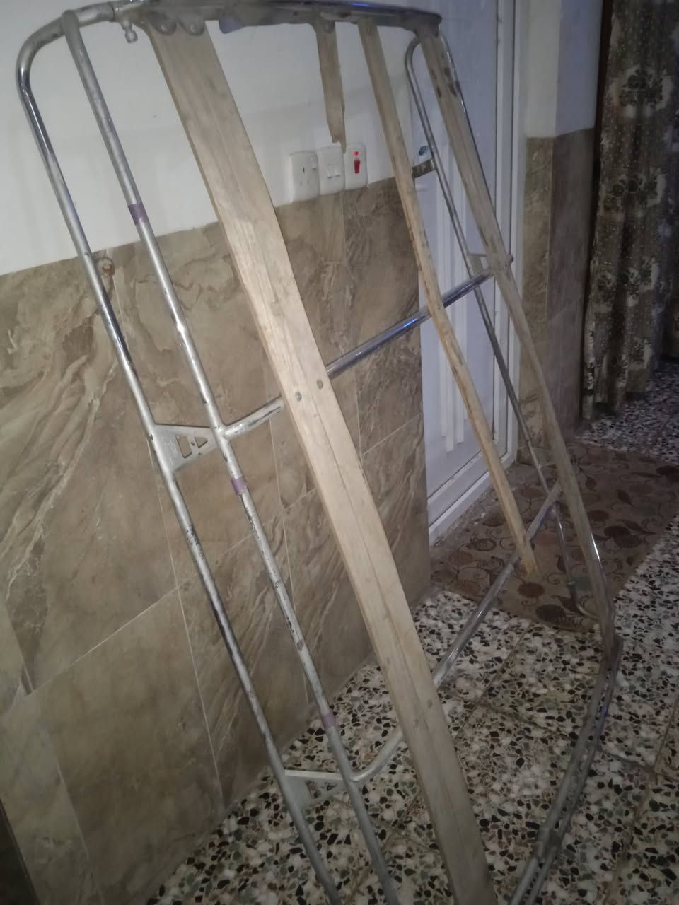 للبيع السيبايه سعرهه 80 والمسجل 25.
*********** مكاني بل الشعب حي الجزائر
