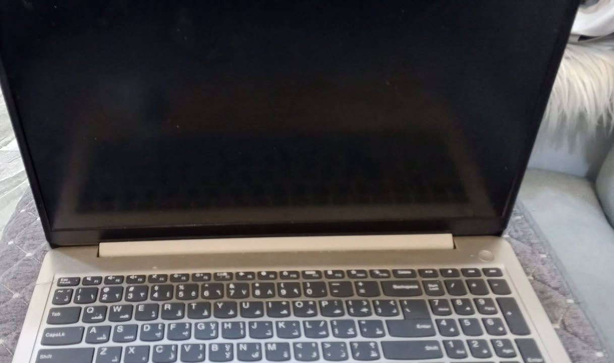 لابتوب لينوفو (Lenovo) فضي نظيف جداً للبيع 💻
السلام عليكم، لابتوب لينوفو بحالة ممتازة ونظيفة جداً (مثل الصور) للبيع:
🔹 المواصفات الأساسية:
• الشاشة: بحجم 15.6 بوصة (حواف نحيفة ومريحة للعين).
• النظام: ويندوز 10 (Windows 10) أصلي ومستقر.
• الكيبورد: يحتوي على أرقام جانبية كاملة (عربي/إنجليزي).
• الاستخدام: ممتاز جداً للدراسة، التصفح، والبرامج المكتبية (الأوفيس جاهز ومثبت).
💰 السعر: 250 ألف دينار (قفل)


**إذا كنت صاحب هذا الإعلان وتريد حذفه لأي سبب، رجاءا أرسل رسالة إلى الدعم الفني**