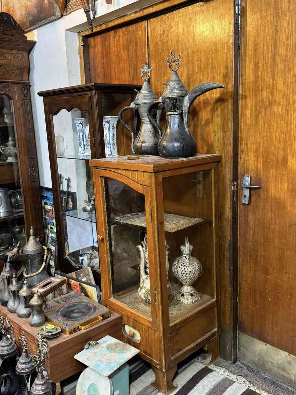 تحفيات وانتيكات السعر والتفاصيل 
خاص او اتصال ***********
