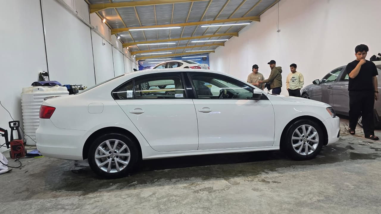 جيتا خمسه سلندر فول مواصفات ماعدا البصمه اللون ابيض الموديل ١٢ سياره جديده مال بيت الرقم قادسية باسم الوالد السعر ١١٥ بيها مجال مكاني كربلاء الجمعية التواصل على رقم فقط ***********
