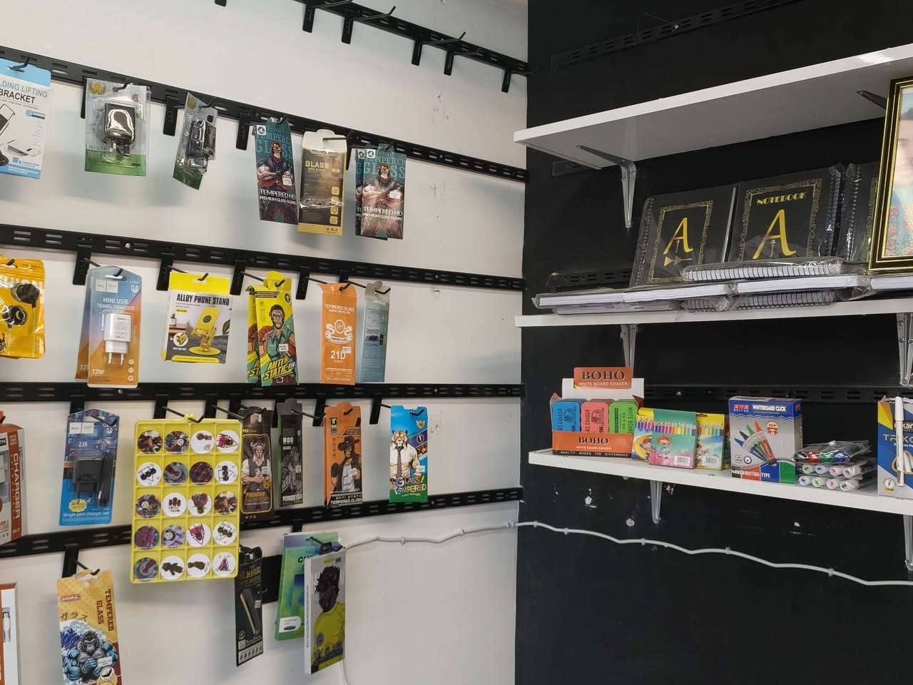 محل متكامل من اكسسوارات وقرطاسيه
وكما موضح بصور ادناه 

معروض للبيع وللتفاصيل اكثر الاتصال 
العنوان كركوك واحد حزيران قرب الحصو والرمل مجاور معمل الخزانات 

***********+وتساب
