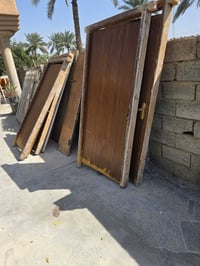 ابواب خشب عدد 5. شبابيك عدد3      07883555778