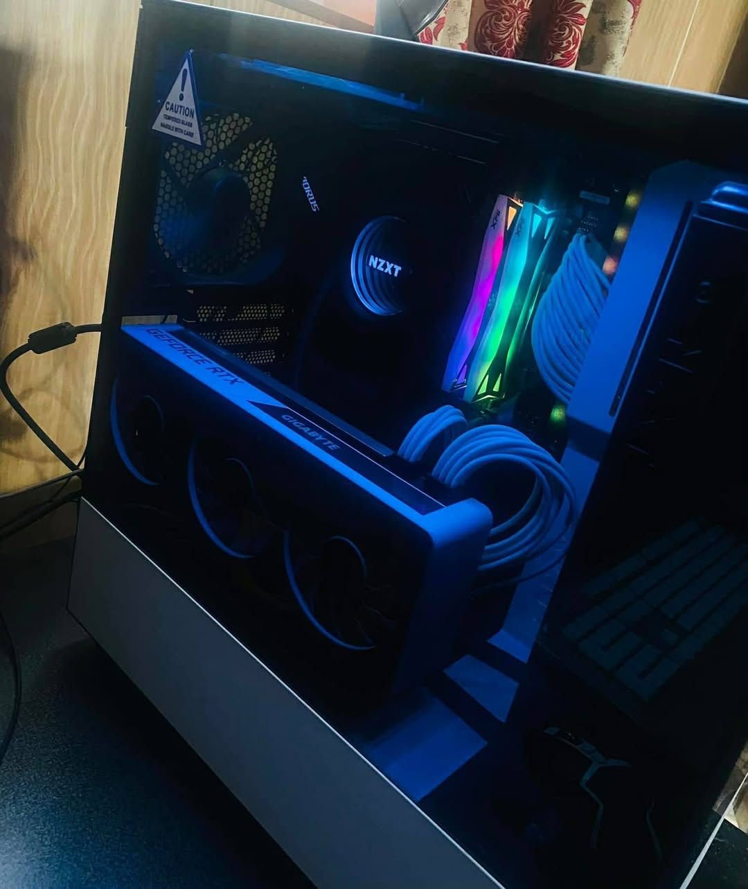 السلام عليكم

تم تخفيض السعر لان مستعجل على بيع 🛑

 💻 سيت اب للبيع كامل  استخدام قليل كلش 

كيس NZXT 
معالج CI7 12700kf
مذربورد  Z690 AORUS ELITE AX D4
كارت شاشة RTX 3070 GIGABYTY
رام 16GB 3200 XPG
هارد M.2 NVME 1TB SAMSUNG
بور سبلاي EVGA 850 GOLD
مبرد مائي NZXT
قطعة PCI

شاشةة SAMSUNG ODYSSEY G5 27 IPS 2K 165HZ 1Ms

ميز حاسبة زاوية قياس 180*180 شغل درجة اولى 

كرسي براند FANTECH 

كيبورد MECHANICAL REDRAGON BRAHMA PRO
كيبورد MECHANICAL AULA 
ماوس LOGITECH G502 SE HERO
ماوس LOGITECH G502 HERO
سماعة HYPER X CLOUD ALPHA S 7.1
سماعة HYPER X CLOUD FLIGHT WWIRELES

 
الحاسبة كلش نظيفة استخدام قليل جدا 
كراتين القطع كلها موجودة 

السعر 2 مليون و 850 الف وبيها مجال 
راسلني وماراح تخسر ✨💚

العنوان بغداد حي حطين 
*********** واتساب

تحياتي للحميع
