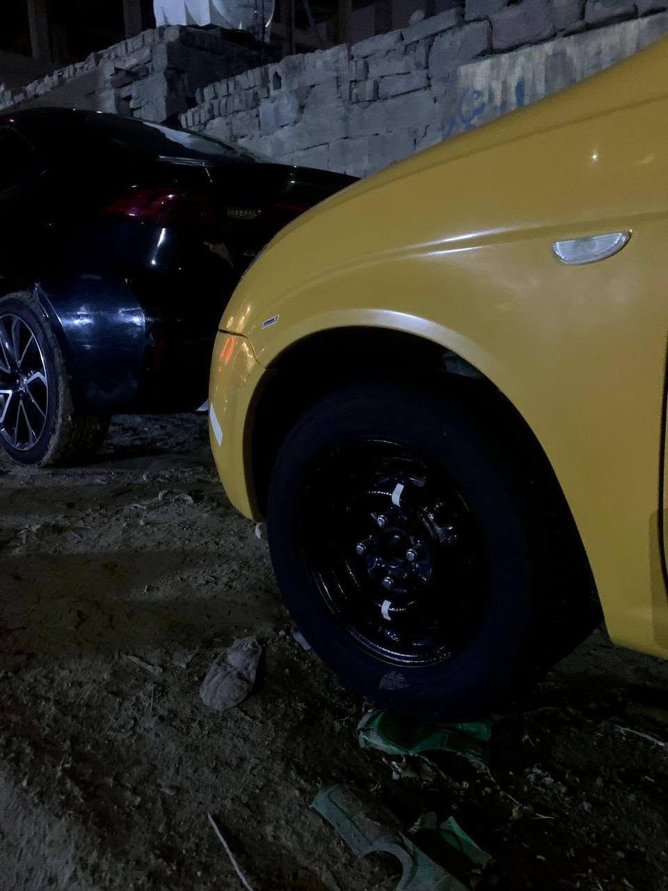طيبه 15 رقم بغداد ألجديد مصفره هيئه وغرامات هزه جديده السياره نظيفه بيها طخه بالباب الخلفي مشتغلينها ع البارد وجاملغ خلفي كد شبر بقبق البنزين باقي السياره كفاله كير محرك خير من الله للبيع او المراوس السعر 36 *********** مكاني بغداد كراده
