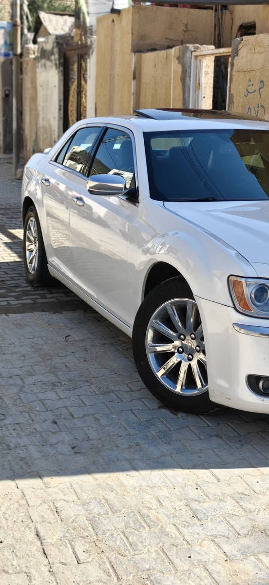 اوباما مديل 12 فول مواصفات 1/1
اماشه 160 الف مايل مكفول من الارباك 
شرط كلوب واحد بالدشبول ما مشتعل حتى الجيك انجن طافي شرط
كندي داخله كلين وهنا بالعراق بيهه جاملغ الخلفي صبغ 
بدون عابر والباب الخلفي مبدل سونارهه موجود 
سياره جاهزه وعليهه دامه كامله 
مكينه جديده قبل شهرين شادهه
صدر اماما خلفي جديد
دبه مي وراديترات ومي جديد 
اذاين محرك وكير جدد 
يعني ما تصرف عليهه ولا دينار جاهزه
مكان السياره بالرميثه 
***********
