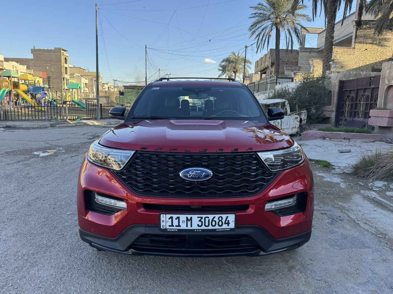 السلام عليكم فورد اكسلبورر 2022 وارد امريكي بيها فقط جاملغ صبغ الباقي مكفول بدون دواخل لا لغد ولا شاصي الفئة بلاتينيوم معروفة مواصفات البلاتينيوم كشنات جلد حار بارد جنطة كهرباء بصمة دخول ذكي من خلال الابواب كشنات ملكية منفصله ستيرن تدفئة تبريد لايت زنون داينمك دوار مع الاستيرن مري شفط كشافات بالدعامية لد خلفي شاشة كبيرة حجم المكينه 6 سلندر هايبرد ذاكرة كشنات بعد هواي مواصفات للاستفسار الاتصال ع *********** السعر ب 240 وبيها مجال كلش بسيط
