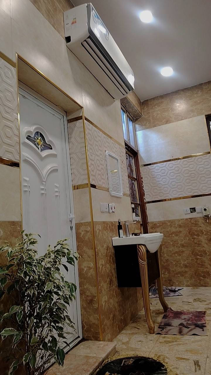 بيت للبيع في السده شارع ١٥ طابق واحد كامل مساحته ١٠٠ متر مربع للاتصال عل الرقم *********** السعر ١٠٥ وبي مجال واذا اكو مرواس حسب الاتفاق
