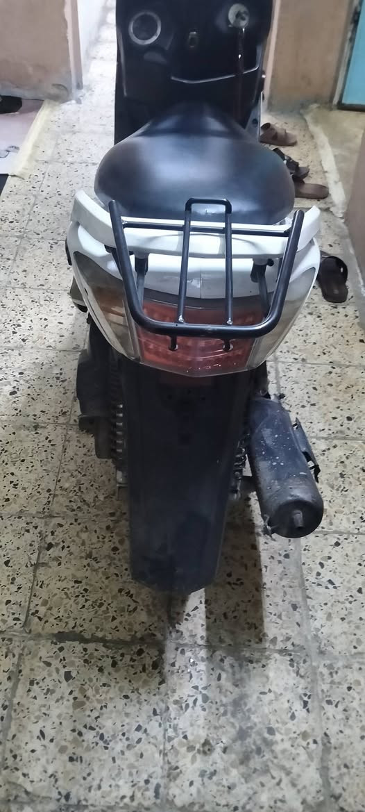 سلام عليكم مره خصت المسؤول 
سكنس فحل نوزل دراجه حلوه وما مفتوحه ابد المكينه حلوه والقبق مال كلجات موجود عندي ضامه ودراجه خير من الله 
الموقع المدينه صدر
 سعر خاص +الرقم:***********
اتصل وبيك خير وتدلل
