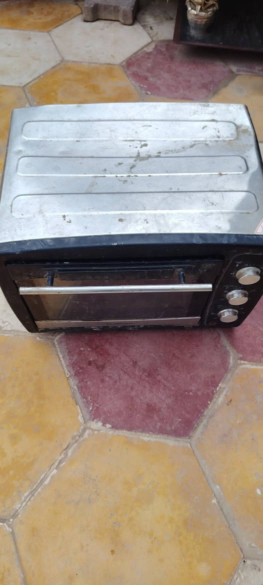 للبيع غساله سعر ٧٠ شرط طباخ شغال نقصه عين بنص ماتشتغل سعره 40 اوفن شرط سعر 20 شافطه سعر 25  تنور غاز سعر ١٠ ومعرض سعر ١٠ وماطور ماي سعر 35 شرط تواصل واتساب ***********
