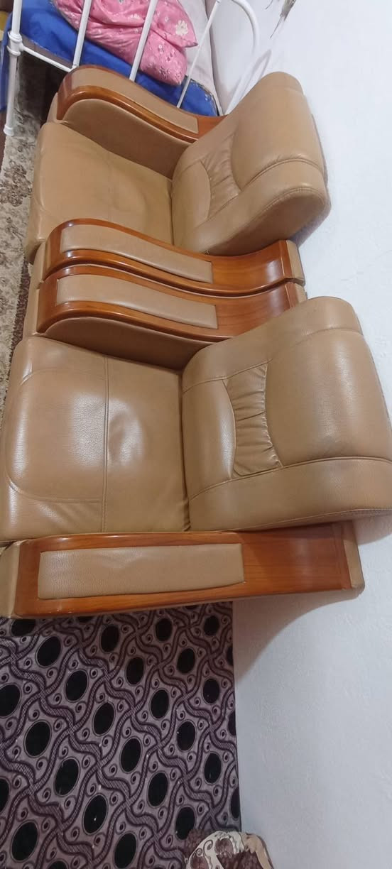 تخم جلد القاعدة سبرنك جدا نظيف مابي اي ظرر خمس مقاعد السعر 135 الف العنوان حلة شارع 80 قرب مدينة اللعاب ارض بابل الاستدارة معرض نجمة بابل
***********
