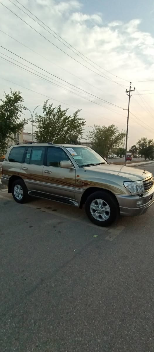 السلام عليكم لاندكروز موديل 2006 فول مواصفات مكينه كير حداديه تخم تاير جاهزه رقم بغداد كفاله عامه من الصبغ ولظربه سياره جاهزه السعر 185مكاني واسط عزيزيه ***********
