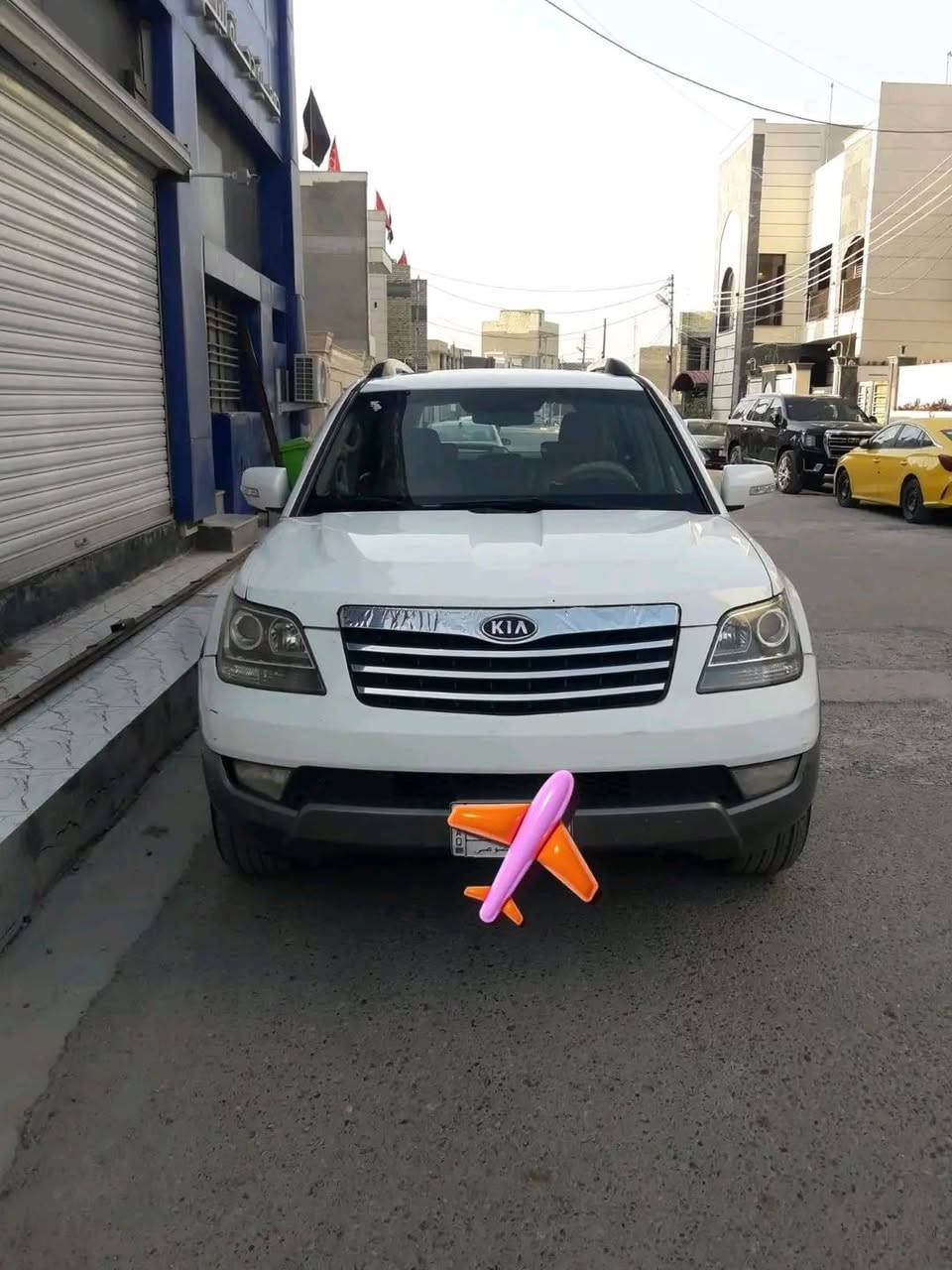 السلام عليكم ماهافي موديل،،، 2011خليجي،قطعتين صبغ   خلف السائق  خدوش فقط السيارة فور ويل اشيار بل مري 7راكب 3قطع تبريد السيارة جاهزة من كل النواحي السعر خاص غير متواجد ع فيس المكان بغداد  رقم الهاتف ***********واتساب📞 رقم صاحب السيارة
