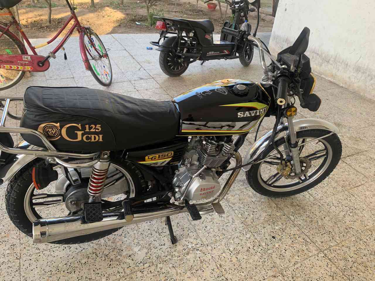 يالله دراجه ايراني موديل2022للبيع السعر 600وبي مجال اوراق منفيس فقط  محرك ما ممدود عليه صبانه المكان الرمادي جزيره البذياب هاذ رقمي للتواصل ***********مو شراي لا تعبني ولا اتعبك
