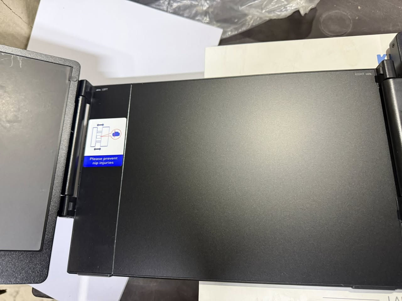 السلام عليكم 
شاشة لابتوب ثلاثية
تضيف شاشتين للابتوب وتصبح عندك 3 شاشات للعمل أو الدراسة. بيه مشكله فقط كسر بالقلابة بس تشتغل الشاشتين تكدر اشغل كل قطعة بصفحة او اثنينهم سوا 
وتكدر تلحمهم بس اني ابيعه ع وضعها
مع العلم جديده لوك مع مخارج تايبسي الحديث

ادفع سعر ياليرضي الله وبالعافية


**إذا كنت صاحب هذا الإعلان وتريد حذفه لأي سبب، رجاءا أرسل رسالة إلى الدعم الفني**