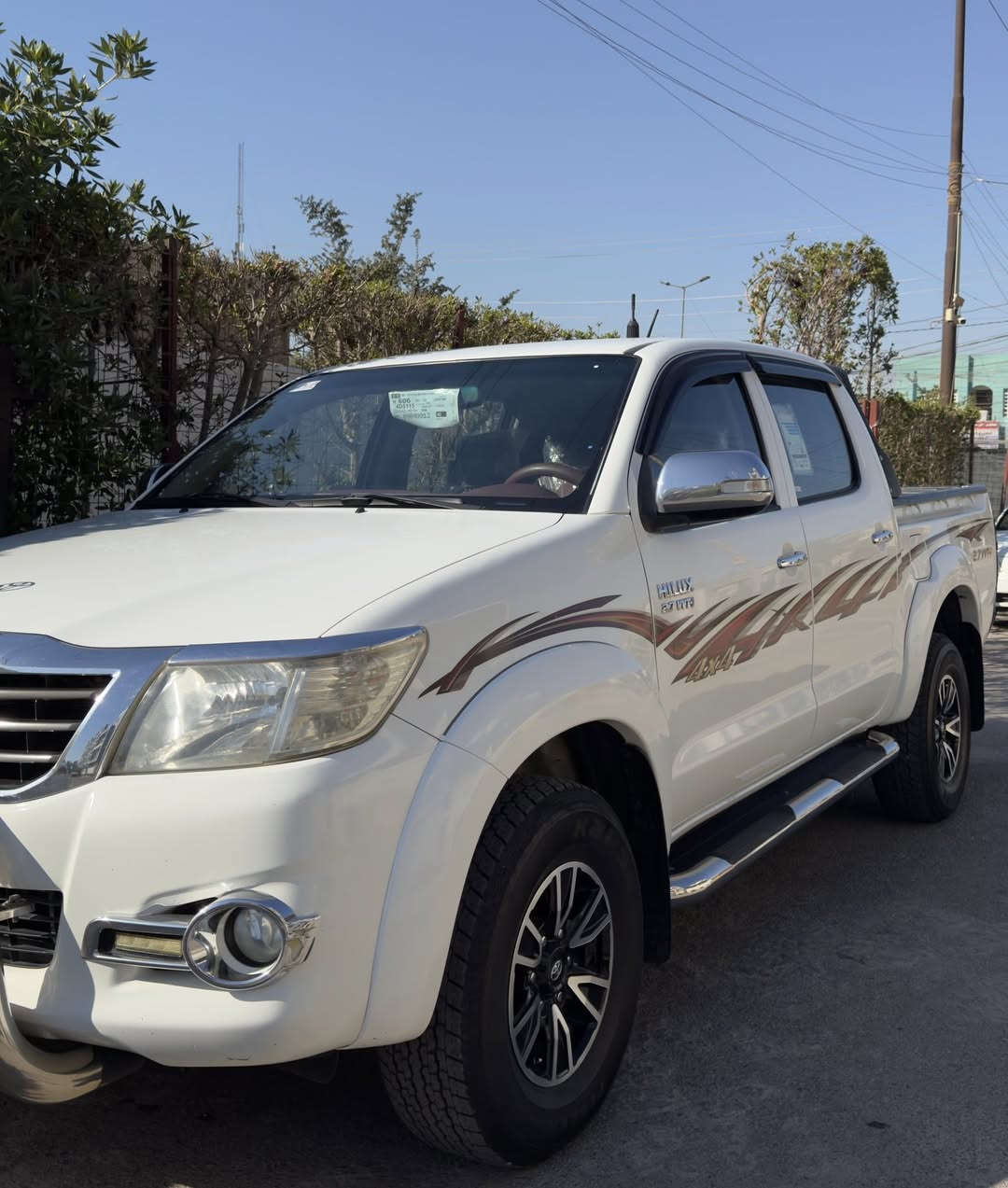 للبيع تيوتا 2014 رقم بغداد بسمي كير اوتماتيك سيد نهرو   داخل صاج دوشمة اشاير بل مري شاشا تخم تاير جديد سيارة مكفولة كفالة عامة كير ومحرك على وضع الشركة سياره جديدة بمعنى الكلمه فقط بيه كارت شبر  
السعر 240 وبيه مجال بسيط مكاني بغداد 
الرقم الهاتف ***********
