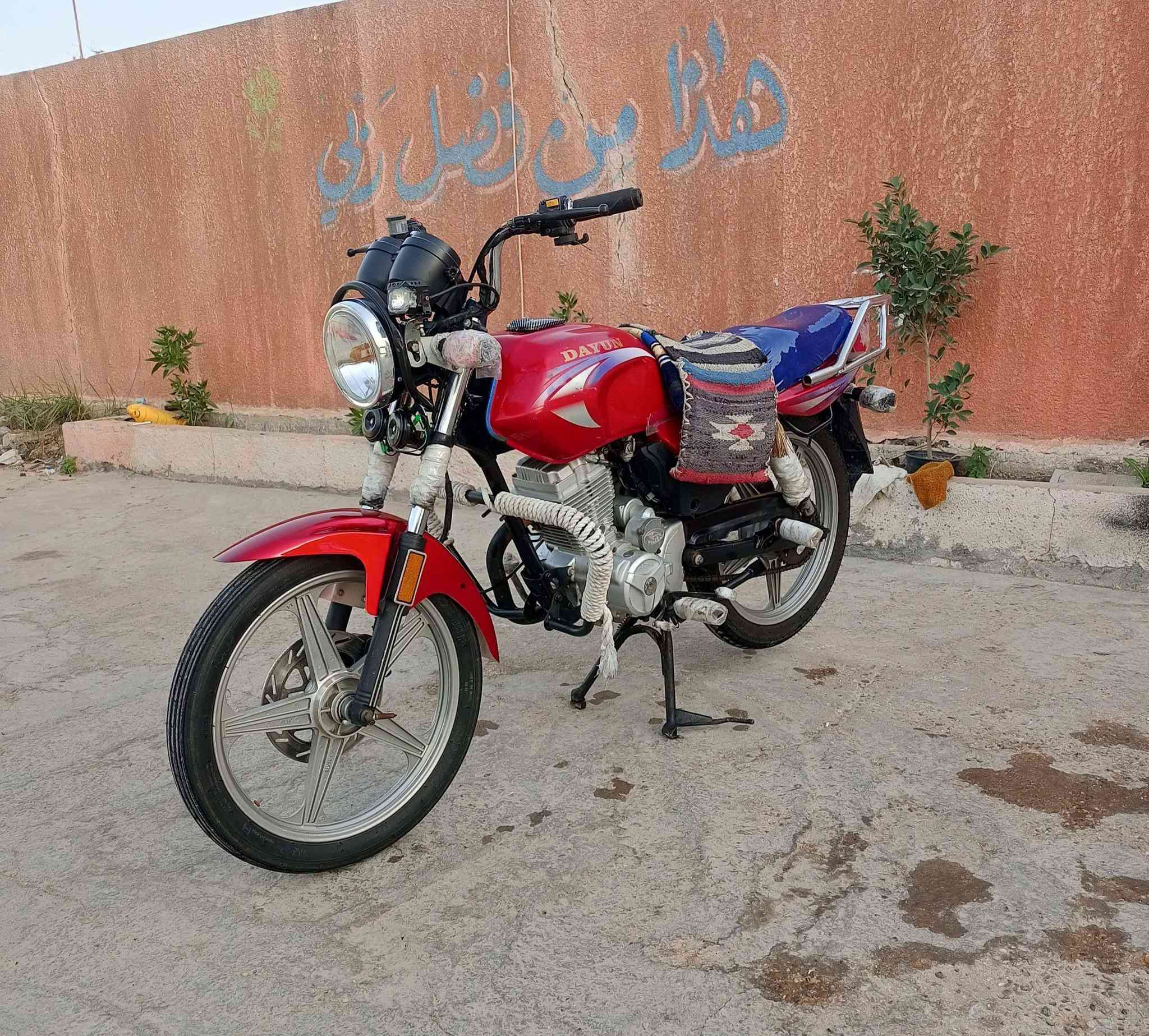 سلام عليكم دايون عضم 2018 اوراق سكنر مكينه ما مفتوحه ونضافه شوف عينك كهربأيات كلها شغاله دراجه جاهزه علخير ربع مذب عليها مكاني حله محاويل سعر (575) متواجد خاص /***********
