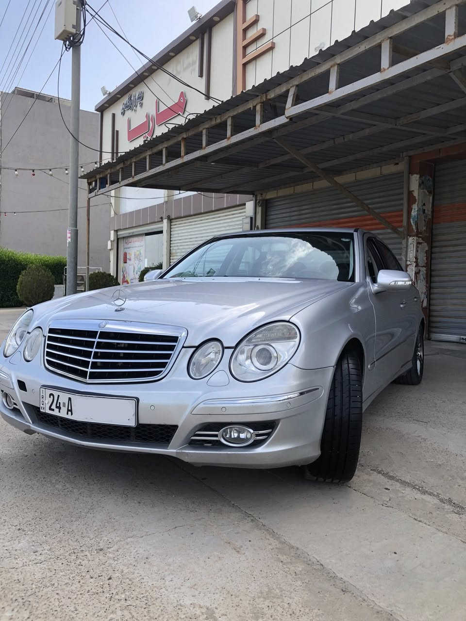 MERCEDES BENZ E200 Kompressor
مارسدس بنز افنكارد E200 kompressor 
موديل 2008 
كير محرك تبريد تدفئه كهربائيات كلها بشرط 
تخم تاير جديد صدر جديد داخل جلد و مخمل 
حساسات امامي خلفي شاشه بلاديه تحكم ستيرن 
تچوه قلاب كشن كهرباء تدفئه كشن 
مكفوله من الضربه والحادث والصبغ سياره عالبلاد 
هزه و سنويه جديده باسمي تحويل ثاني يوم 
سياره جاهزه بدون اي نقص 
مكان السياره اربيل 
*********** 
***********
