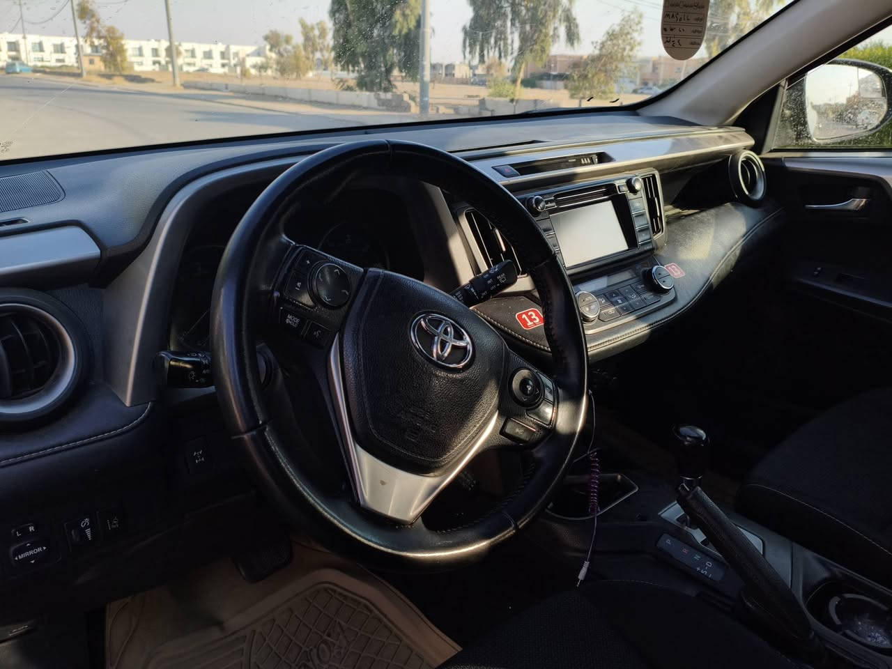 سلام عليكم
راف فور 2017 xle للبيع
وارد امريكي
مواصفات xle فول مواصفات 
رادار امامي 
مثبت سرعه 
تثبيت مسار
كامرة خلفية 
ويل حجم 17
ماشية 150الف ميل
بيها قطعة وحدة 
السيارة مكفوله من التنقيص والتبخير
السيارة رقم اربيل ومكانها اربيل
السعر: 155 ورقة وبيها مجال 
رقم الهاتف للتواصل على الواتساب:***********
