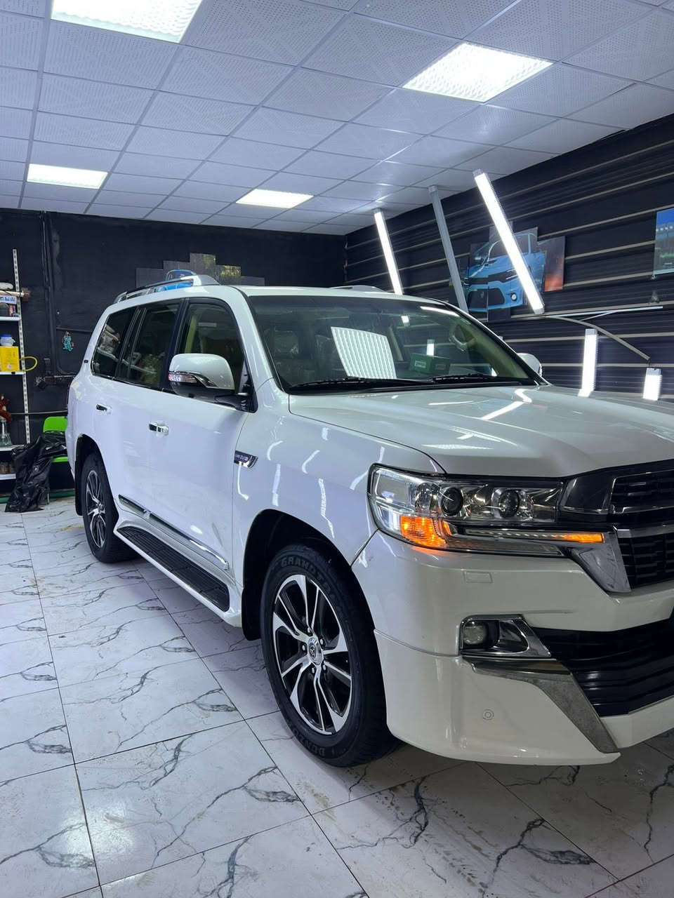 السلام عليكم
لاندكروز 2017 بريم اصل 
مكفوله كفالة عامه عدا 3 اصابع بارد PDR 
ماشية 134
فول 
بصمه 
كامرات 
فتحه 
جنطة كهرباء 
حساسات امامي + خلفي + جانبي 
بعد مواصفات معروقة 
السعر 495 ورقة 
العنوان كربلاء 
***********
